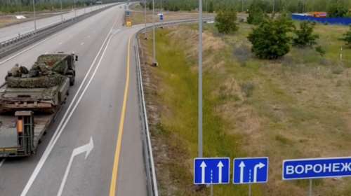 Reuters: Ρωσικά ελικόπτερα βομβαρδίζουν άρματα της Βάγκνερ έξω από τη Βορονέζ - &quot;Παραμένει στο Κρεμλίνο ο Πούτιν&quot; [βίντεο]