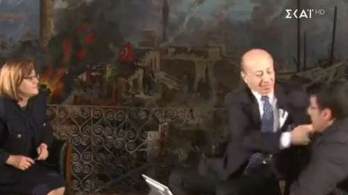 Τουρκία: Παραιτήθηκε ο δημοσιογράφος που χαστούκισε τον ηχολήπτη και έγινε viral παγκοσμίως [βίντεο]