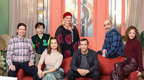 "Εκτός σχεδίου": Οσα ξέρουμε για τη νέα αυτοσχεδιαστική κωμωδία με τον Κωνσταντίνο Μαρκουλάκη