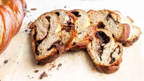 Τσουρέκι με λευκή σοκολάτα και γέμιση κάστανο - Αφράτο και πεντανόστιμο