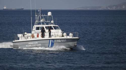 "Ναυμαχία" στη Ρόδο: Ιστιοφόρο με Τούρκους διακινητές προσφύγων επιχείρησε να εμβολίσει σκάφος του λιμενικού