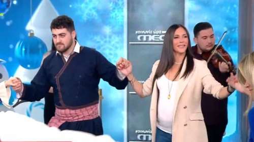 Ανθή Βούλγαρη: Χόρεψε Πηδηχτό Ρόδου με φουσκωμένη κοιλιά στο στούντιο του Mega [βίντεο]