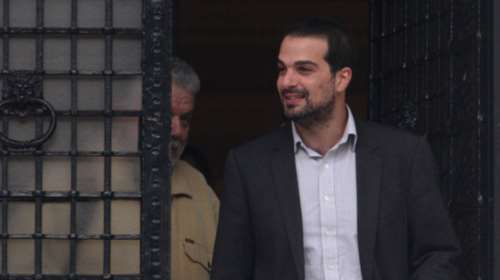 Δεν πρόλαβε να ανακοινωθεί η επιστροφή Γαβριήλ Σακελλαρίδη στην πολιτική και άρχισαν οι επιθέσεις εναντίον του