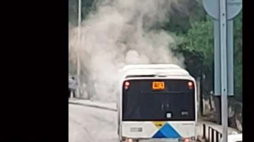 Φωτιά σε λεωφορείο γεμάτο φοιτητές στην Πανεπιστημιούπολη Ζωγράφου