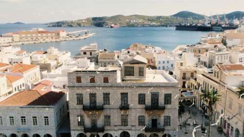 Σύρος: Τα διατηρητέα της Ερμούπολης εκπέμπουν SOS - 211 κτήρια είναι άκρως επικίνδυνα [εικόνες]