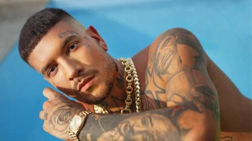 &quot;Βαθύ ΜΠΑΣΟΚ&quot; τα καινούργια παπούτσια του Snik: Με πράσινο ήλιο και... &quot;λεφτά υπάρχουν&quot; [εικόνες]