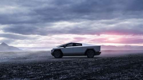 O Ίλον Μασκ παρέδωσε τα πρώτα Tesla Cybertruck- Το απίθανο βίντεο στο οποίο κερδίζουν σε ταχύτητα την Porsche