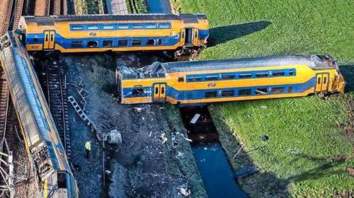 Εκτροχιασμός τρένου στην Ολλανδία με έναν νεκρό και 30 τραυματίες - Συγκρούστηκε με μηχάνημα έργου