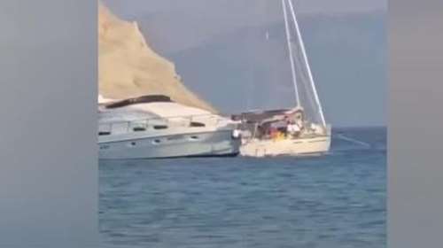 Απίστευτη σύγκρουση τριών σκαφών στην Κέρκυρα λίγα μέτρα από την ακτή