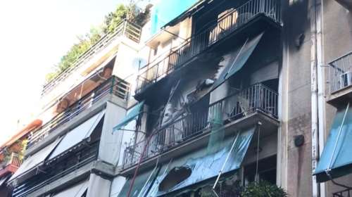 Φωτιά σε διαμέρισμα στην οδό Αγίου Μελετίου στην Αθήνα - Πολύ μεγάλες ζημιές [βίντεο]