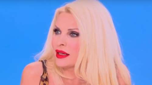 Ελένη Μενεγάκη: Όχι, δεν τρελάθηκα - Ξέρω ότι θα λέτε "Τι έπαθε αυτή;"