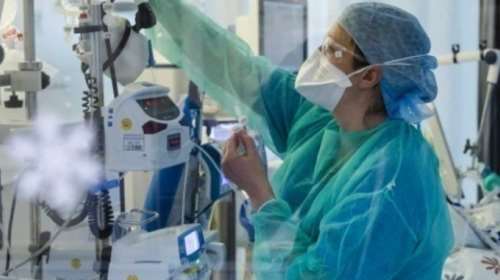 Κορονοϊός - Λαμία: Διασωληνώθηκε 49χρονος γιατρός - Νοσηλεύονται η σύζυγος και τα τέσσερα παιδιά τους