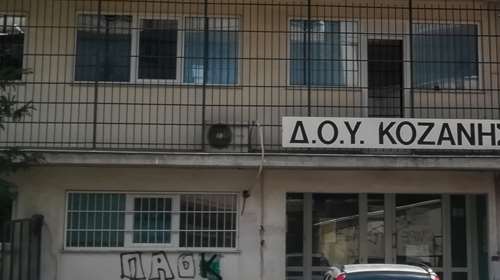 Επίθεση με τσεκούρι: Δεν λέει λέξη ο &quot;μακελάρης&quot; της Κοζάνης - Από την απλή ζωή στο κτήμα μέχρι το έγκλημα [Βίντεο]