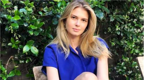 &quot;Τα καλύτερα πρωινά&quot;: Η Αμαλία Κωστοπούλου δαμάζει τα κύματα στο Λος Άντζελες