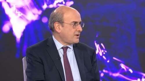 &quot;Παράθυρο&quot; Χατζηδάκη για μειώσεις φορολογικών συντελεστών το 2025 - Νομοθετική πρωτοβουλία για στεγαστικό και προμήθειες