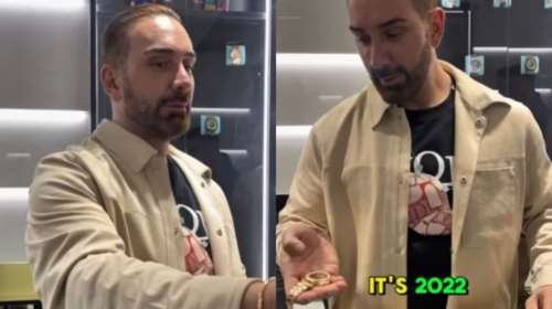 Νίκος Κοκλώνης: Παζαρεύει ρολόγια 80.000 ευρώ στη Νέα Υόρκη - &quot;Είμαι φτωχός άνθρωπος, βοήθησέ με&quot; [βίντεο]