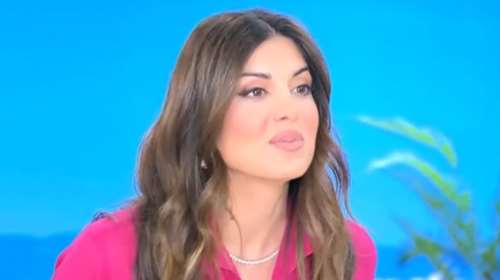 Η στιγμή που η Σταματίνα Τσιμτσιλή μαθαίνει on air πως η Ελένη Μενεγάκη την έκανε follow στο Instagram