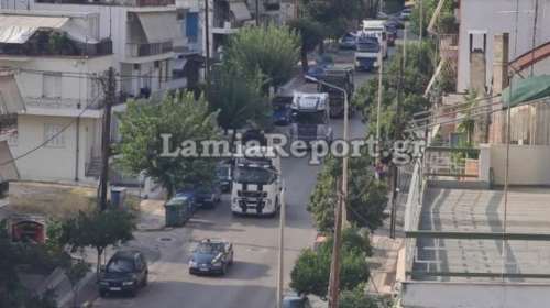 Λαμία: Γάμος με νταλίκες και... κόρνες στην πόλη [βίντεο]