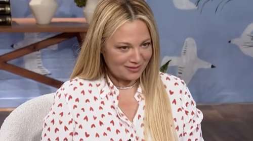 Συγκινήθηκε η Νάνσυ Ζαμπέτογλου στο Στούντιο 4: &quot;Μαζεύω τα κομμάτια μου για να το πω αυτό χωρίς να κλάψω&quot;