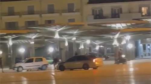 Σκηνικό "Άγριας Δύσης" στο Άργος: Πυροβολισμοί σε πλατεία λόγω της διάλυσης ενός αρραβώνα [βίντεο]