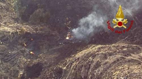 Ιταλία: Συντριβή Canadair στην Αίτνα - Αγνοούνται οι δύο πιλότοι [Βίντεο]