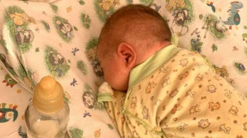 Τραγωδία στο &quot;Παίδων&quot;: Μωρό λίγων ημερών πνίγηκε στο ίδιο του το γάλα και πέθανε [βίντεο]