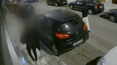 Εφιάλτης για 36χρονη στα Εξάρχεια: Μπήκαν στο σπίτι της, τη λήστεψαν και προσπάθησαν να τη βιάσουν [βίντεο]