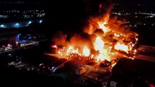 Νέα στοιχεία για τη φωτιά στο εργοστάσιο με τα χαλασμένα γεύματα - Ο αυτόπτης μάρτυρας που άργησε να ειδοποιήσει την Πυροσβεστική...