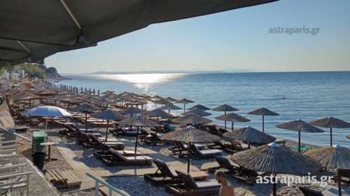 Συναγερμός στη Χίο: Το ύποπτο αντικείμενο στον βυθό της θάλασσας ήταν... βάση ομπρέλας [βίντεο]