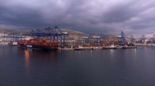 "Φρένο" από το ΣτΕ στην επέκταση του λιμανιού του Πειραιά