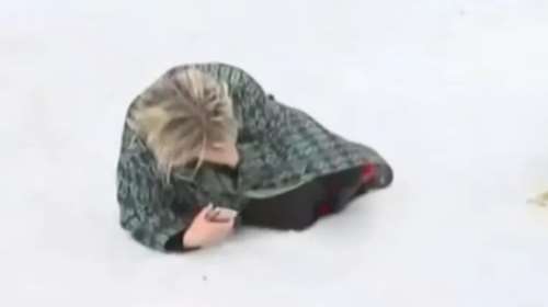 Η στιγμή που γίνεται γνωστό ότι ο σκιέρ στο Σέλι βρέθηκε ζωντανός: &quot;Τον βρήκανε, τον βρήκανε&quot; - Έπεσε κάτω η θεία του [βίντεο]