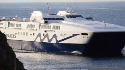 Σαντορίνη: Απαγορεύτηκε προσωρινά ο απόπλους του επιβατηγού ταχύπλοου ''POWER JET'' λόγω εισροής υδάτων