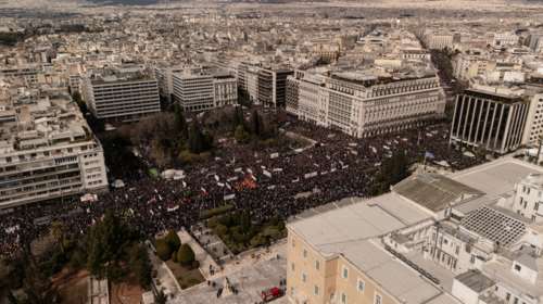 Έρευνα Prorata για τα Τέμπη: Δικαιοσύνη και τιμωρία των ενόχων ζητούν οι διαδηλωτές - Το 78% θέλει αλλαγή κυβέρνησης