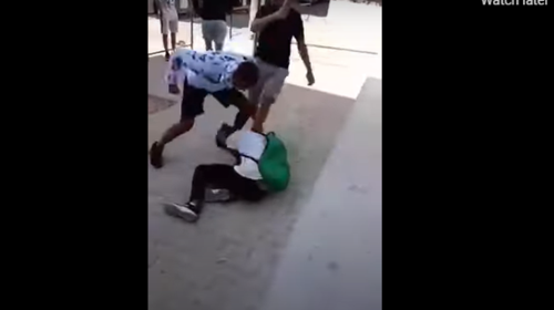 Kolonos hooligans: Βίντεο - σοκ με τη σκληρή συμμορία ανηλίκων να ξυλοκοπεί με μανία τα θύματά της