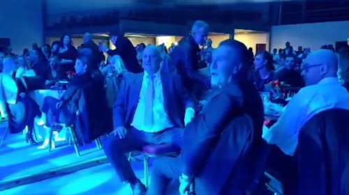 Βόλος: Δημοσίευμα &quot;φωτιά&quot; για πριβέ κορονοπάρτι του Αχιλλέα Μπέου με Αννα Βίσση στο εκθεσιακό κέντρο [βίντεο]