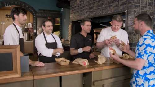 Ο Γκόρντον Ράμσεϊ πήγε σε σουβλατζίδικο της Αθήνας και την είπε σε Ιταλό σεφ: &quot;Μη λες κεμπάπ το σουβλάκι!&quot; [βίντεο]