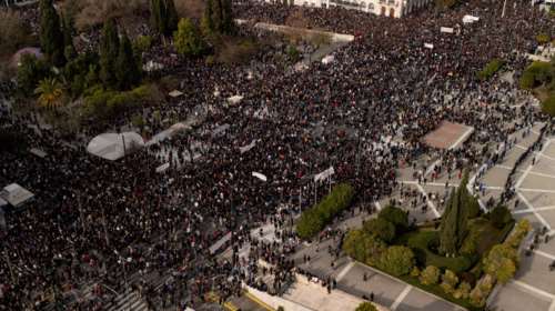 Όλη η Ελλάδα στους δρόμους για τις 57 ψυχές που χάθηκαν στα Τέμπη: Ποιοι απεργούν, πώς θα κινηθούν τα ΜΜΜ