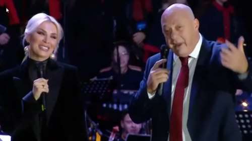 Έξαλλος ο Αχιλλέας Μπέος για τον κακό ήχο στον Κωνσταντίνο Αργυρό: Φτιάξτε το για να μην σας πλακώσω στα χαστούκια