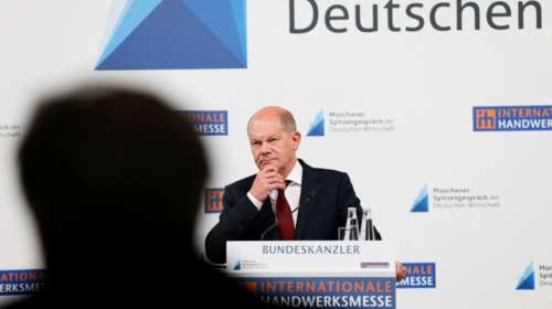 &quot;Δεν θα επιτρέψουμε σε κανέναν να μας ταπεινώσει&quot;: Ο Σολτς σηκώνει το γάντι στις απειλές Πούτιν για το φυσικό αέριο