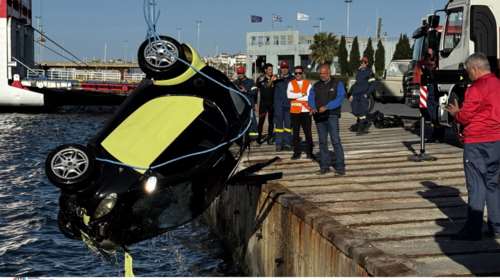 Τραγωδία στο λιμάνι του Ηρακλείου: Νεκρός ανασύρθηκε οδηγός ΙΧ που έπεσε στο νερό [εικόνες]