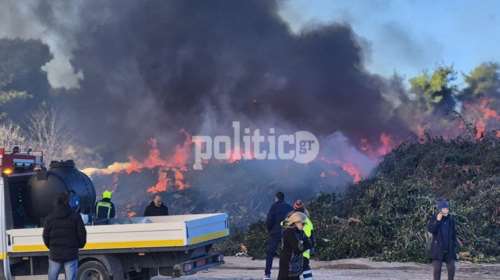 Θεσσαλονίκη: Φωτιά σε απορρίμματα στη Μίκρα [εικόνες - βίντεο]