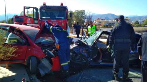 Αργος: Θανατηφόρο τροχαίο μετά από σφοδρή μετωπική σύγκρουση [συγκλονιστικές εικόνες]