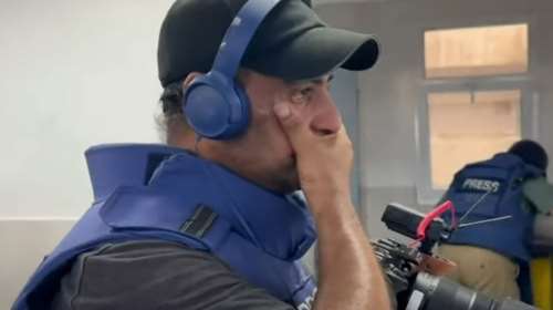 Γάζα: Η στιγμή που οπερατέρ του BBC αντικρίζει τραυματία φίλο του σε νοσοκομείο [Βίντεο]