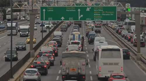 Απέραντο πάρκινγκ ο Κηφισός: Μποτιλιάρισμα σε όλες τις κεντρικές οδούς και λεωφόρους της Αθήνας