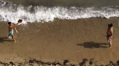 Το νέο έκτακτο δελτίο της ΕΜΥ για τον καύσωνα: Οι πιο καυτές περιοχές και πότε θα δροσίσει