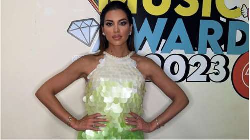 Super glam η Σταματίνα Τσιμτσιλή: Το mermaidcore όμπρε φόρεμα που ανέδειξε τα καλλίγραμμα πόδια της