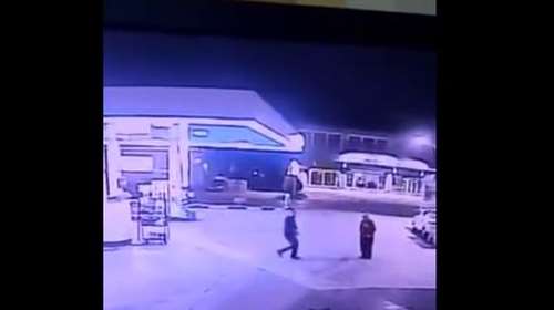 Απίστευτο βίντεο από ληστεία σε πρατήριο στην Χαλκίδα: Ο δράστης πήγε και έφυγε τρέχοντας! [Βίντεο]