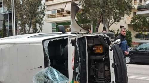 Πώς έγινε το απίστευτο τροχαίο με νεκρό στο Νέο Ψυχικό: 88χρονη οδηγός έπεσε σε φορτηγάκι και μετά παρέσυρε ΙΧ και μηχανές