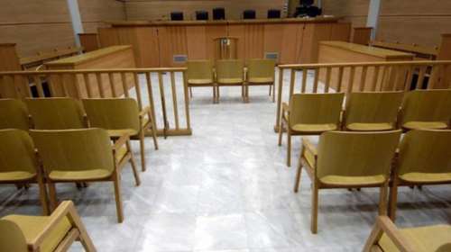 Δολοφονία με μαχαίρι στο Ηράκλειο: Ισόβια σε πατέρα και γιο - Τι είχαν πει στις απολογίες τους