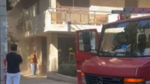 Π. Φάληρο: Ηρωική επέμβαση πυροσβεστών σε φλεγόμενο διαμέρισμα - "Έβγαλαν δύο ηλικιωμένους από τη φωτιά"